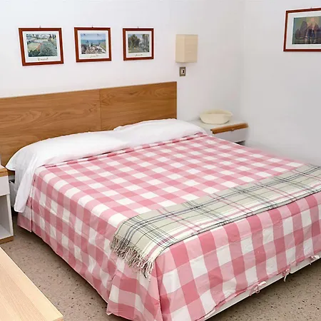 Hotel Kinda 3*